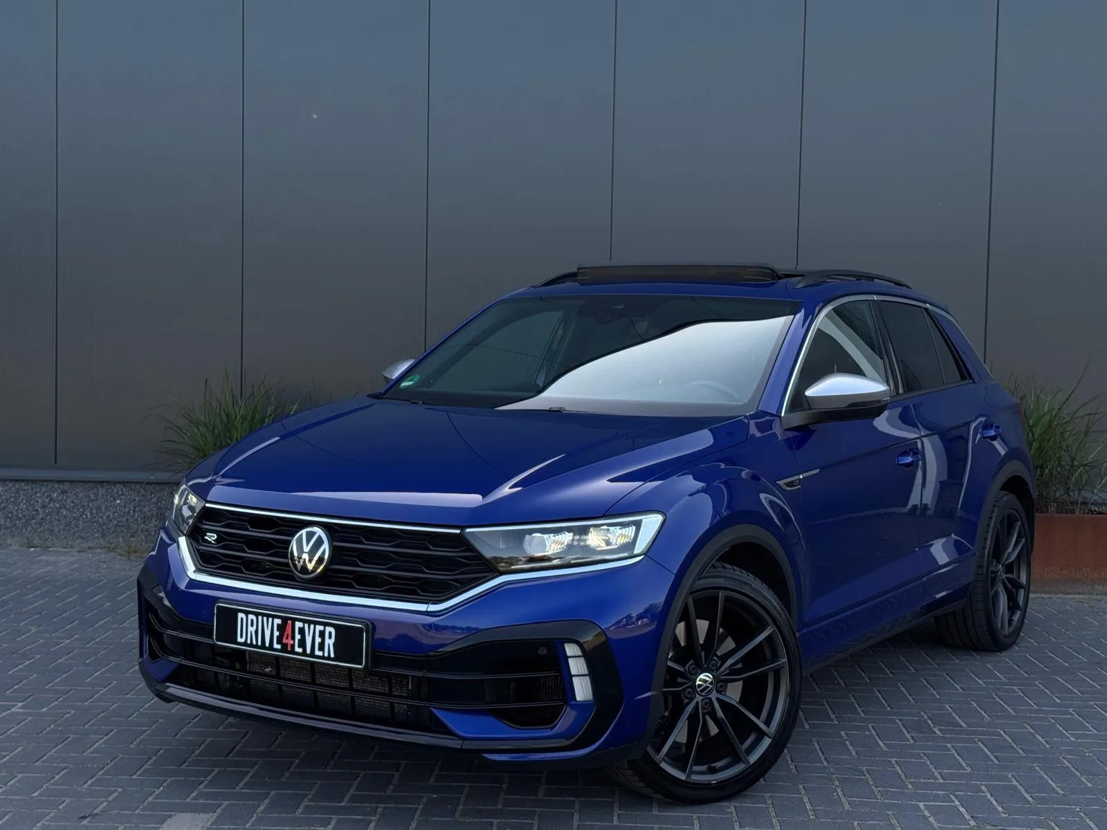 Volkswagen T-Roc (2021) — foto 1