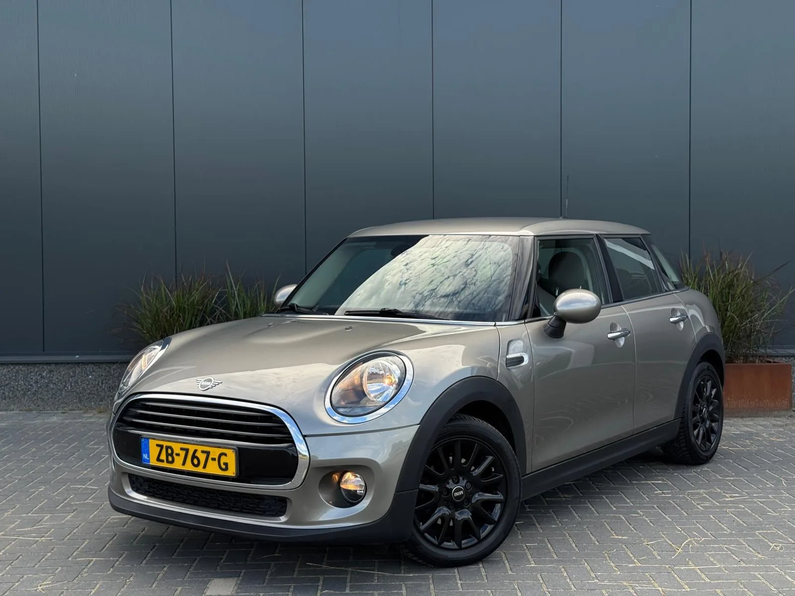 MINI Cooper (2019) — foto 1
