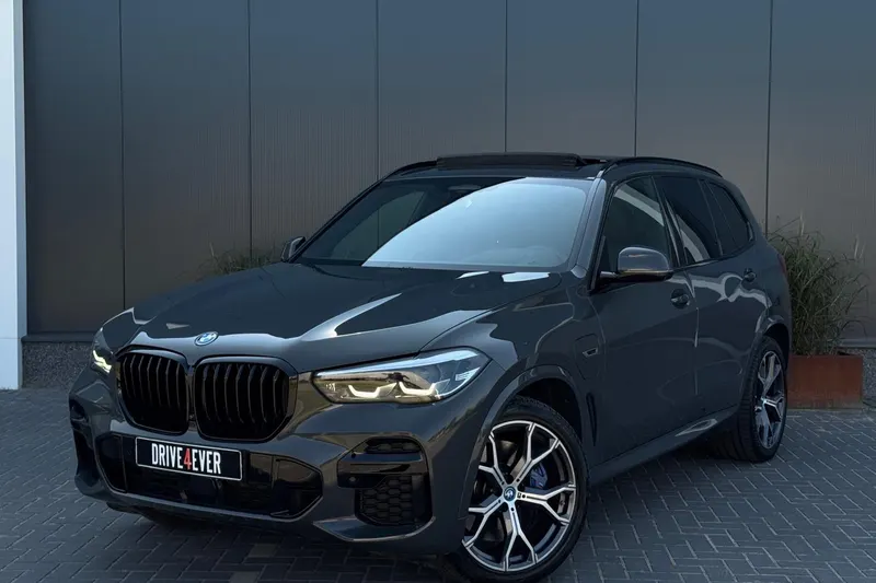 BMW X5 (2023)