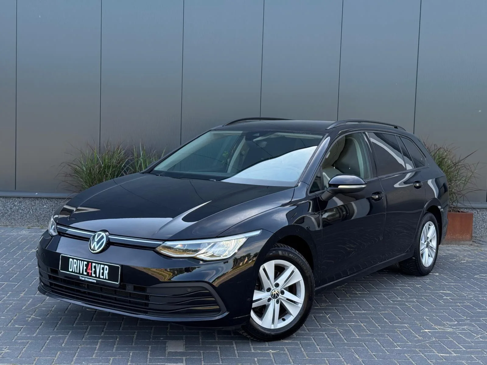Volkswagen Golf (2020) — foto 1