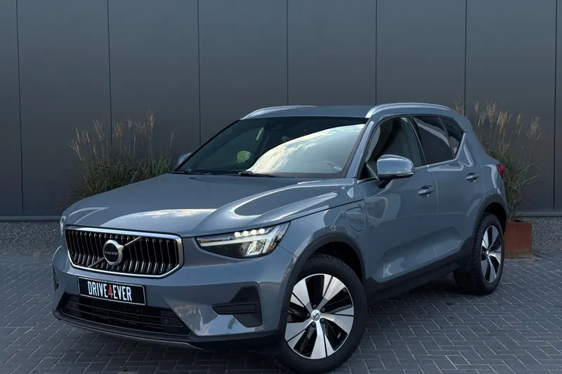 Volvo XC40 (2023)
