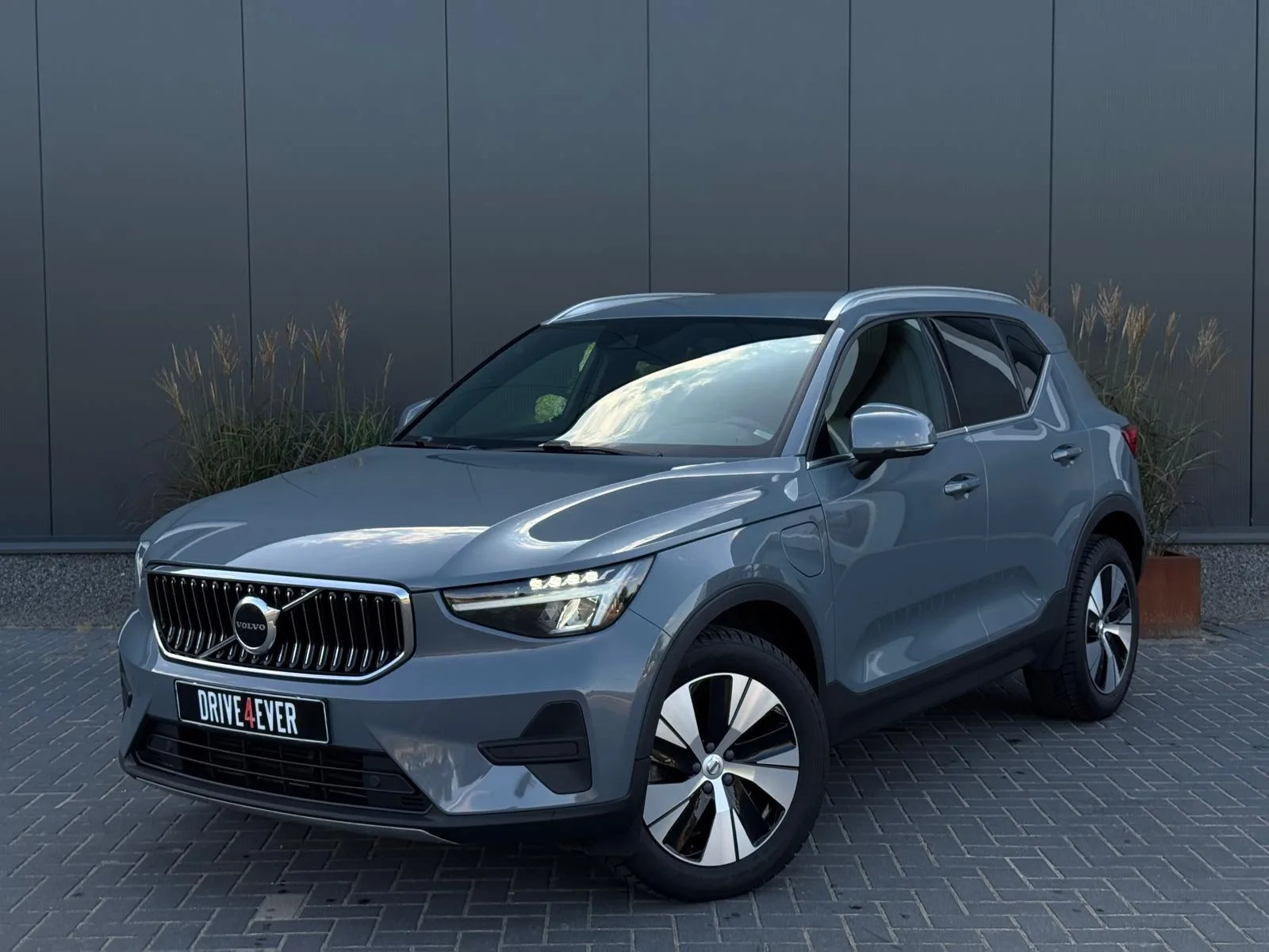 Volvo XC40 (2023) — foto 1