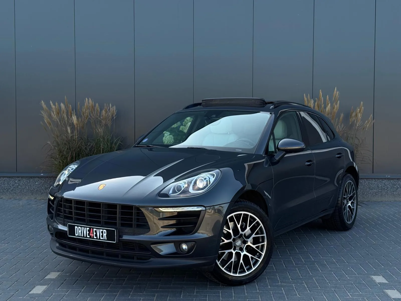 Porsche Macan (2018) — foto 1