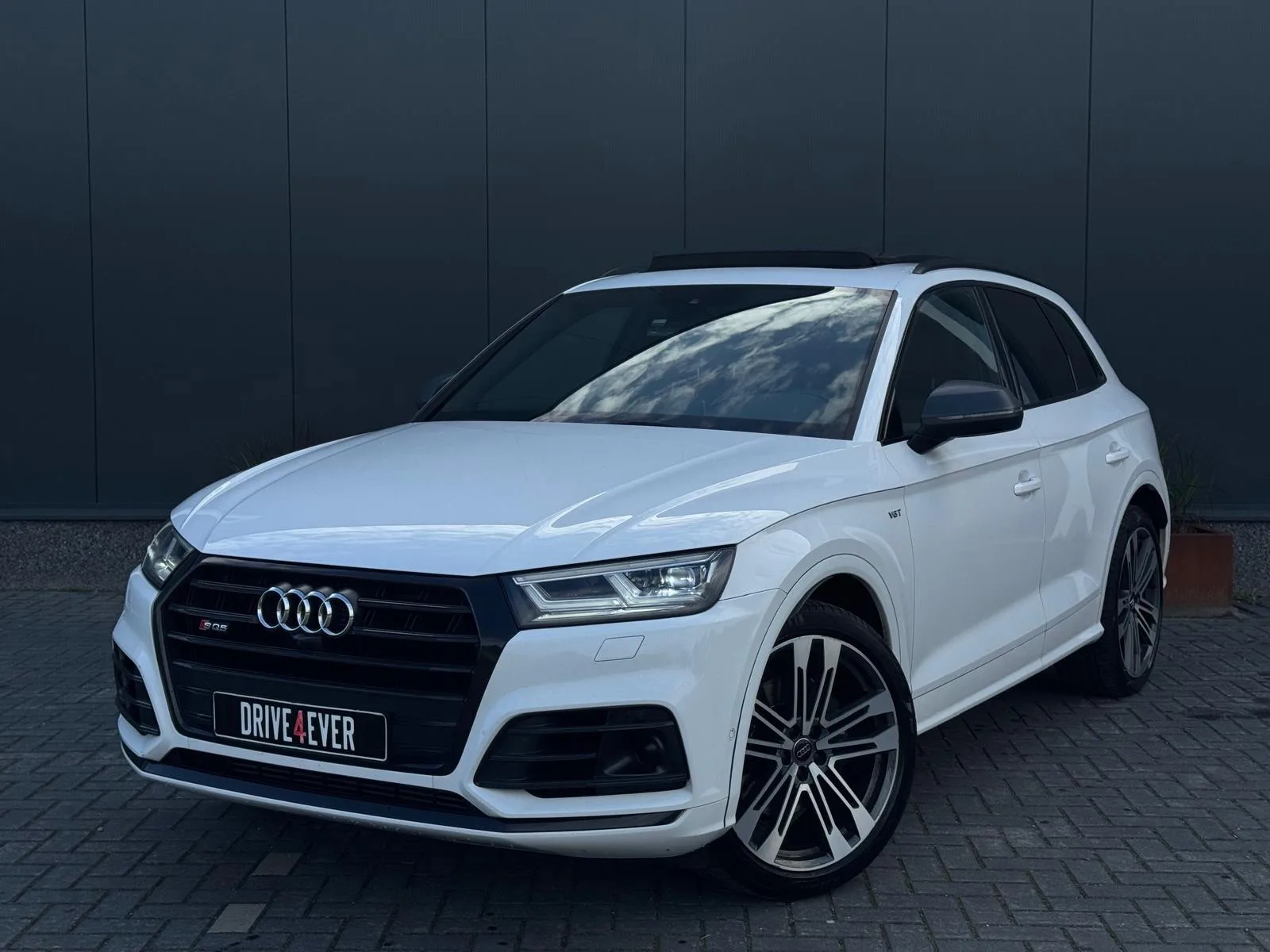 Audi SQ5 (2017) — foto 1