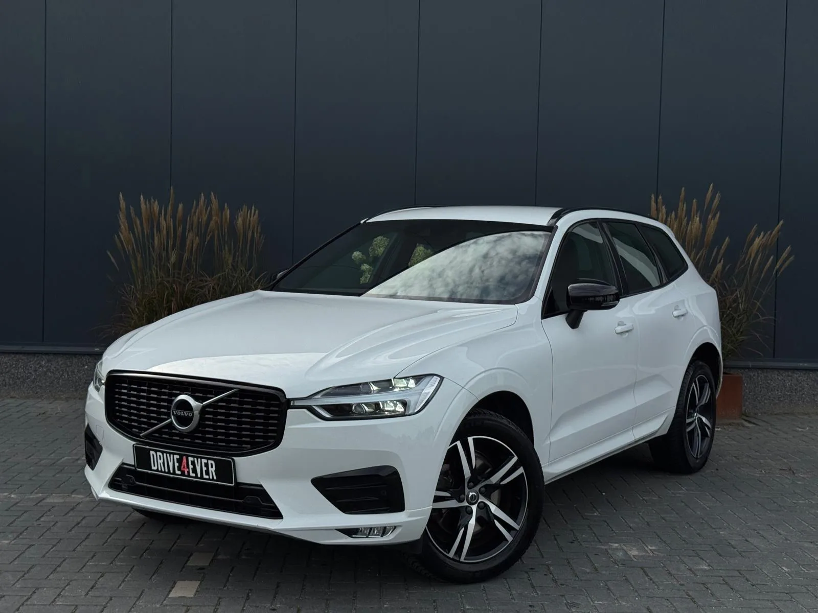 Volvo XC60 (2020) — foto 1
