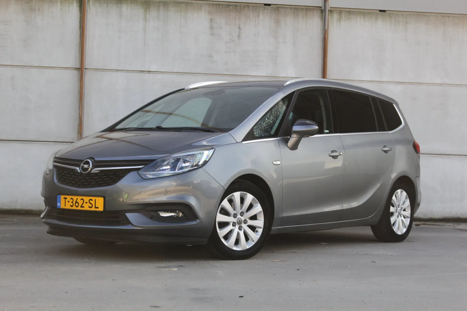 Opel Zafira (2016) — foto 1
