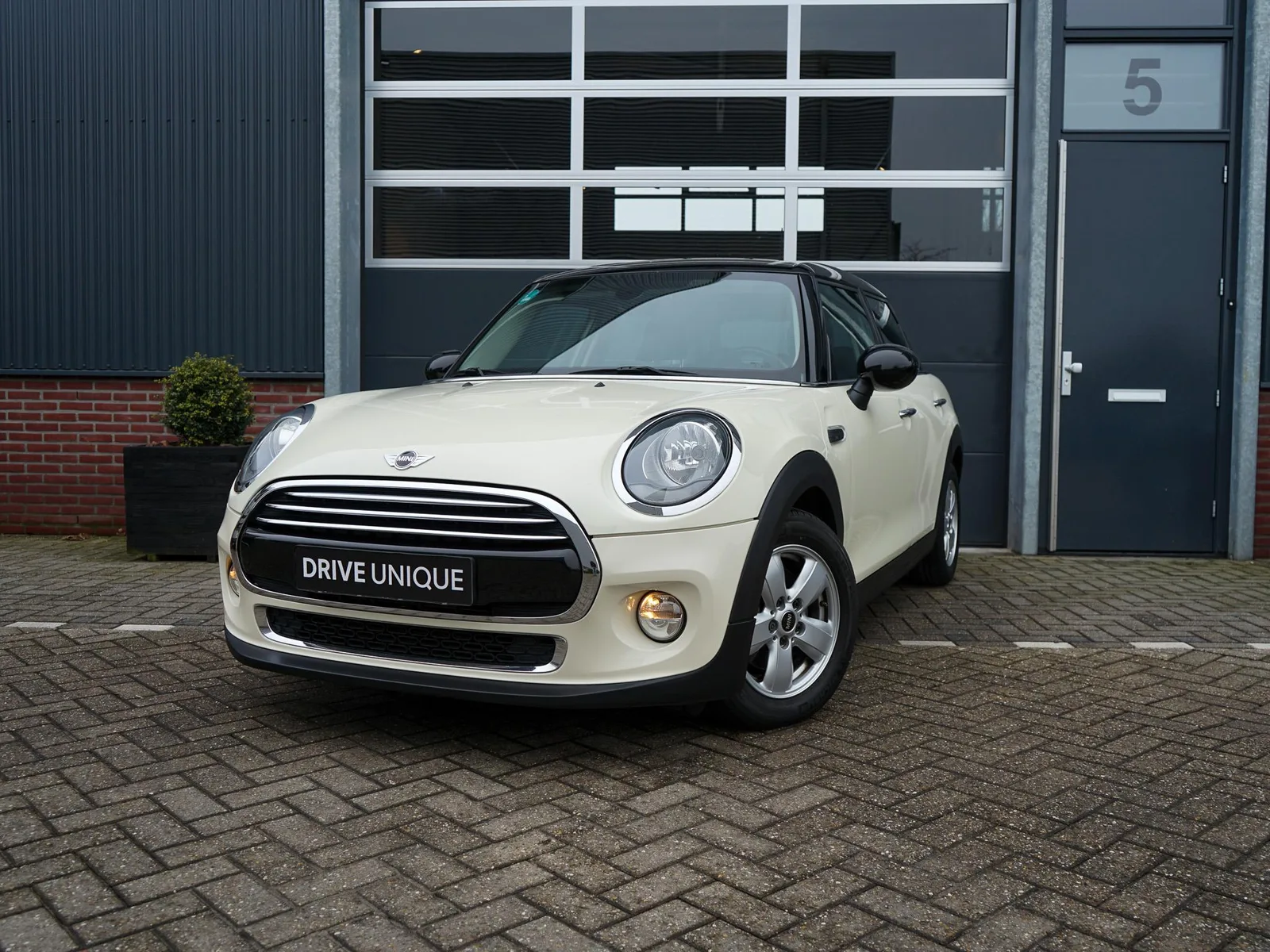 MINI  (2015) — foto 1
