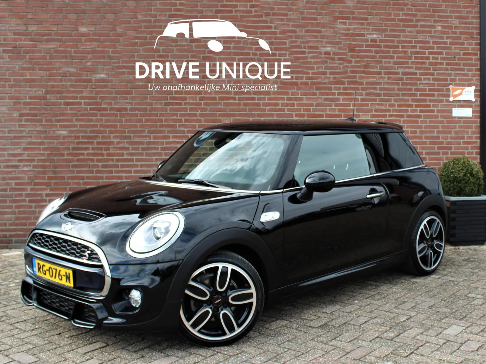 MINI  (2017) — foto 1