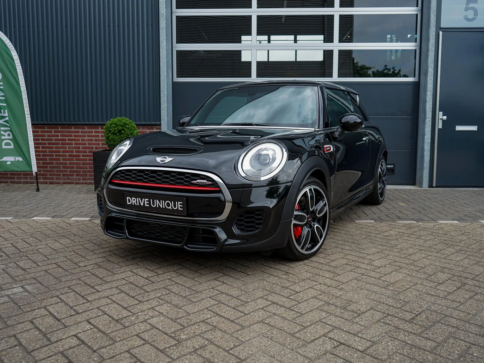 MINI  (2017) — foto 1