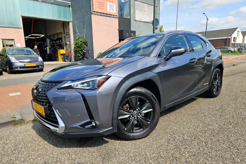 Lexus UX (2020)