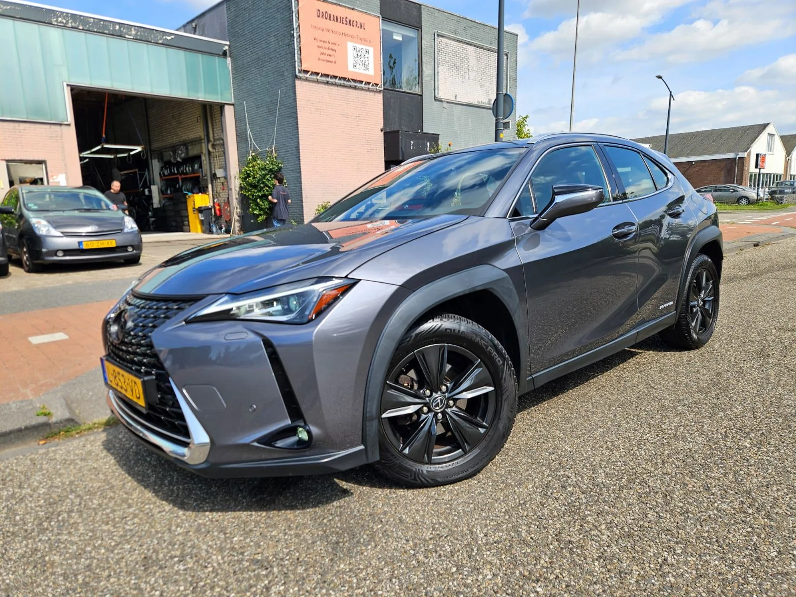 Lexus UX (2020) — foto 1