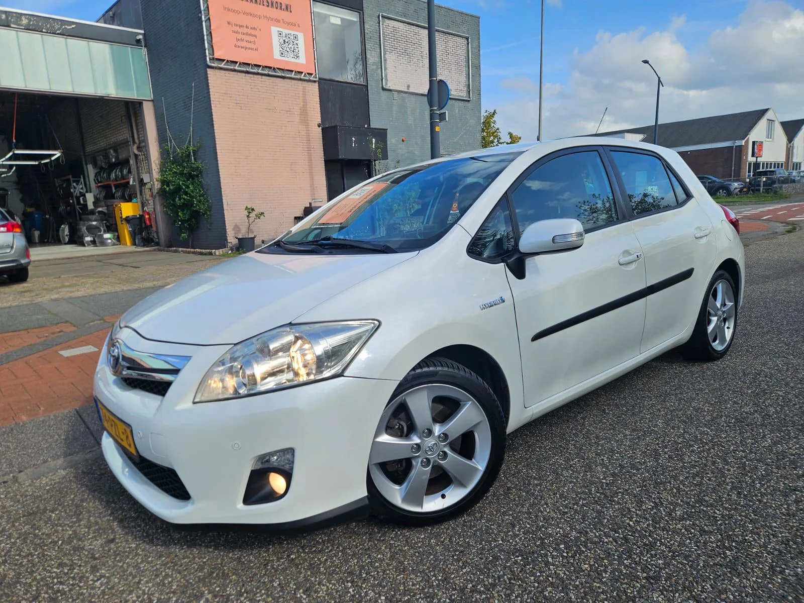 Toyota Auris (2011) — foto 1