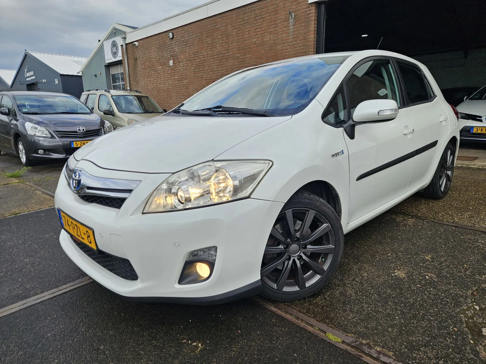 Toyota Auris (2011) — foto 1