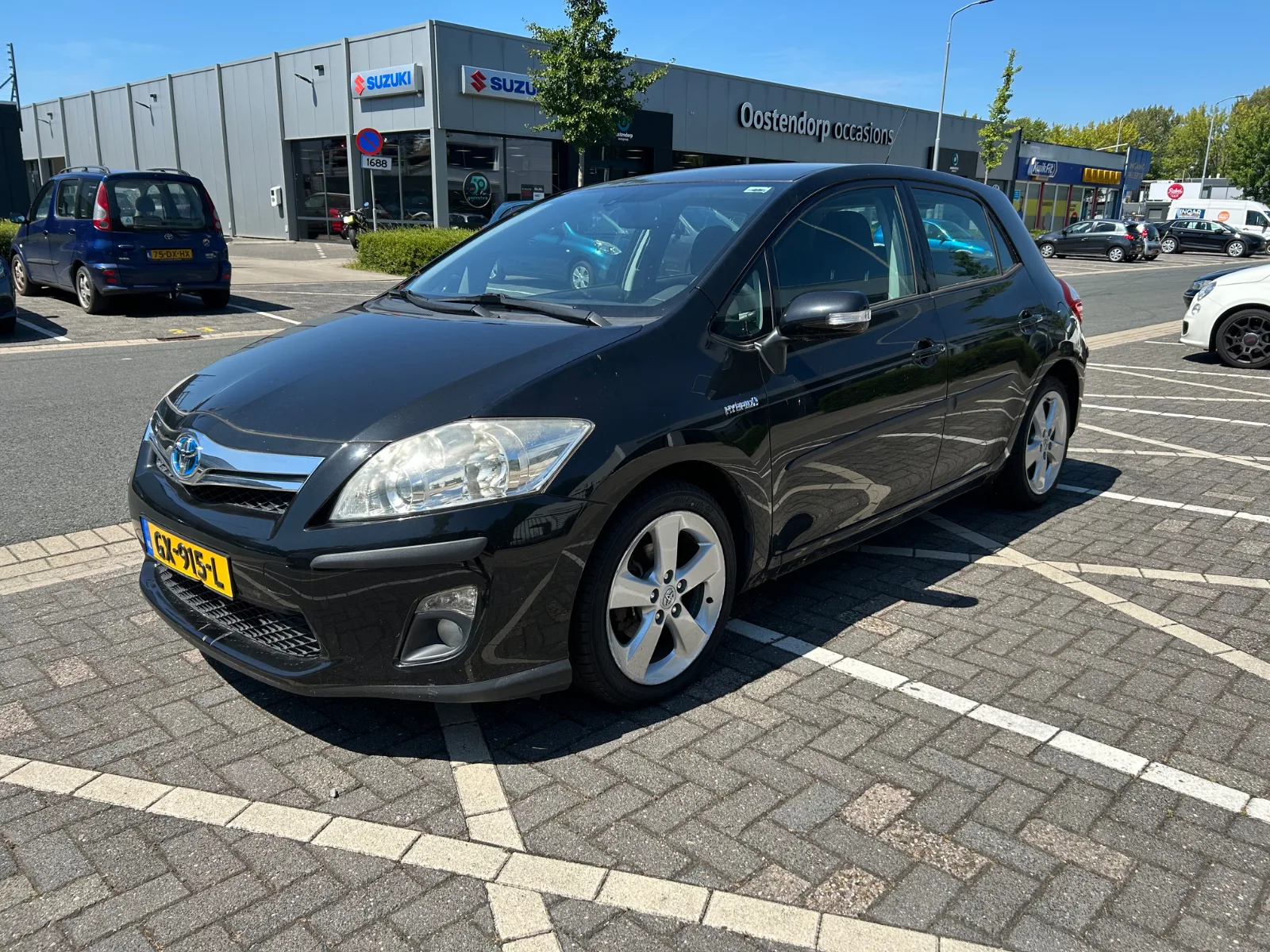 Toyota Auris (2011) — foto 1