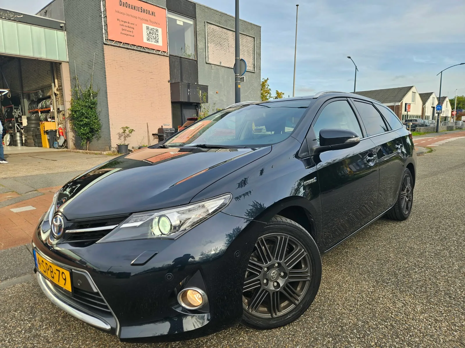 Toyota Auris (2013) — foto 1