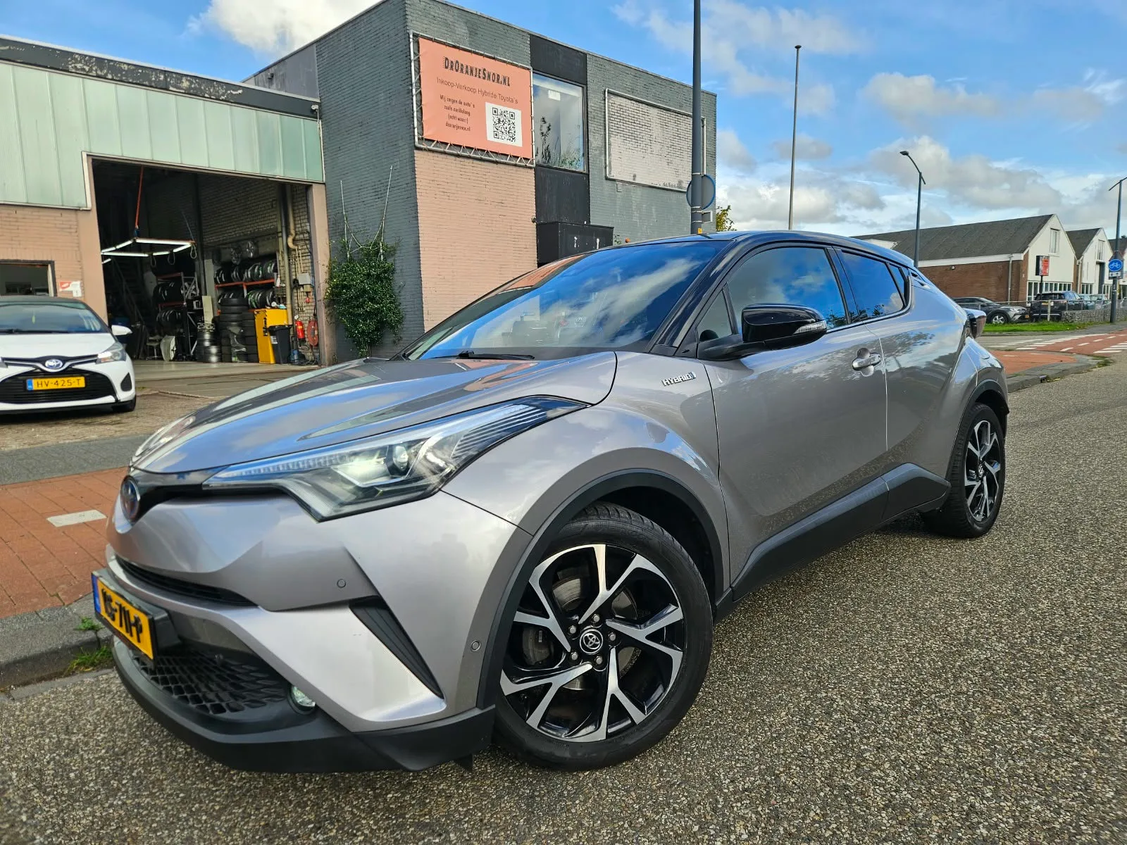 Toyota C-HR (2016) — foto 1