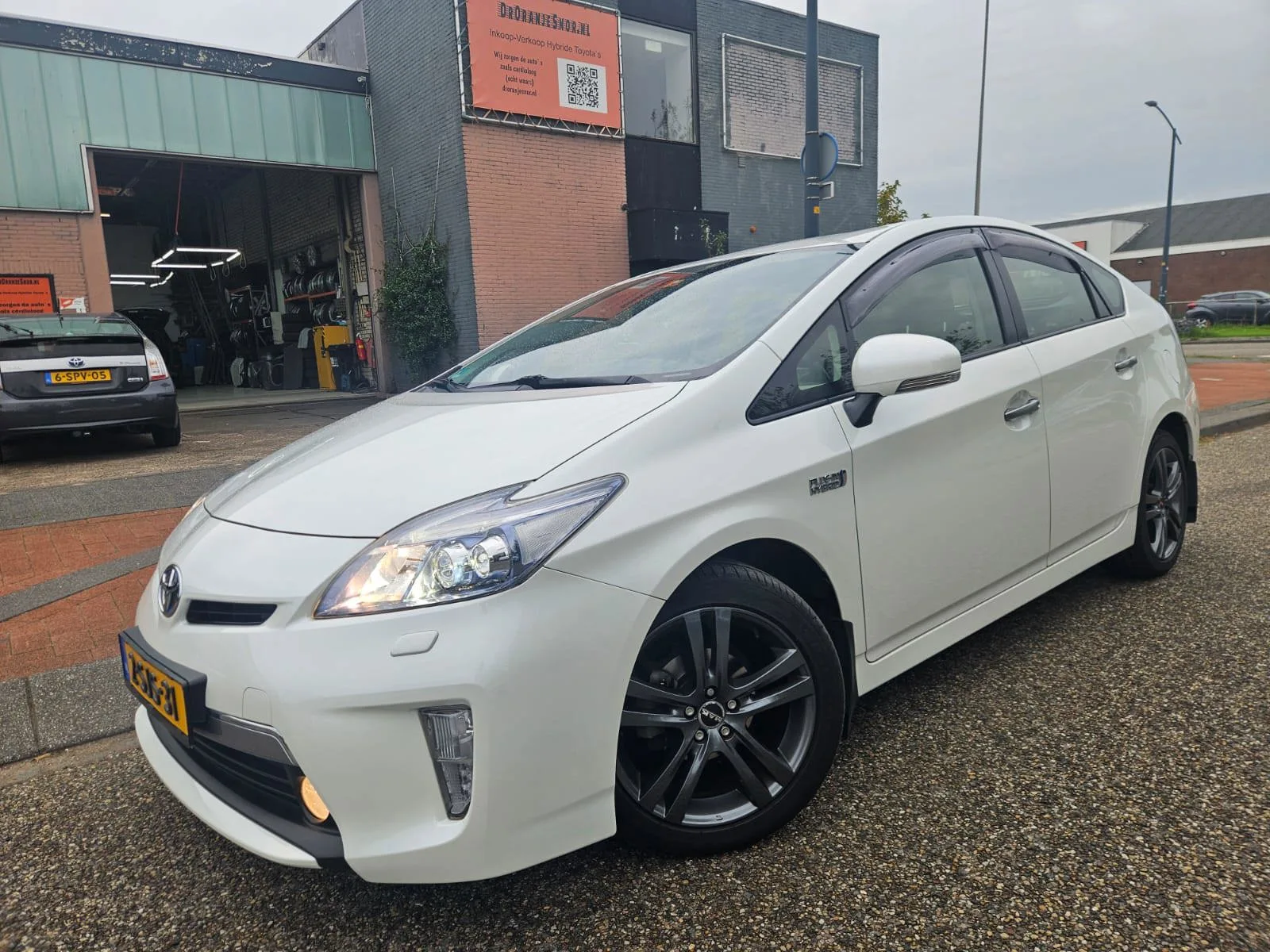Toyota Prius (2013) — foto 1