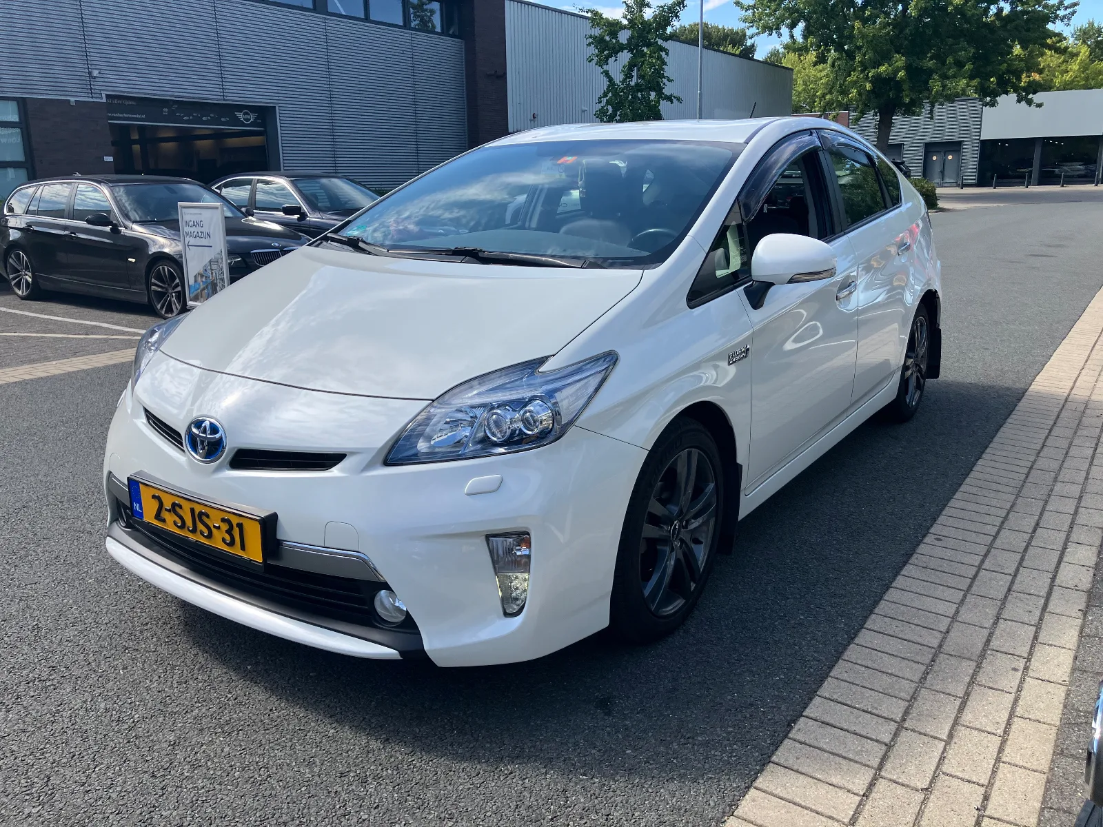 Toyota Prius (2013) — foto 1