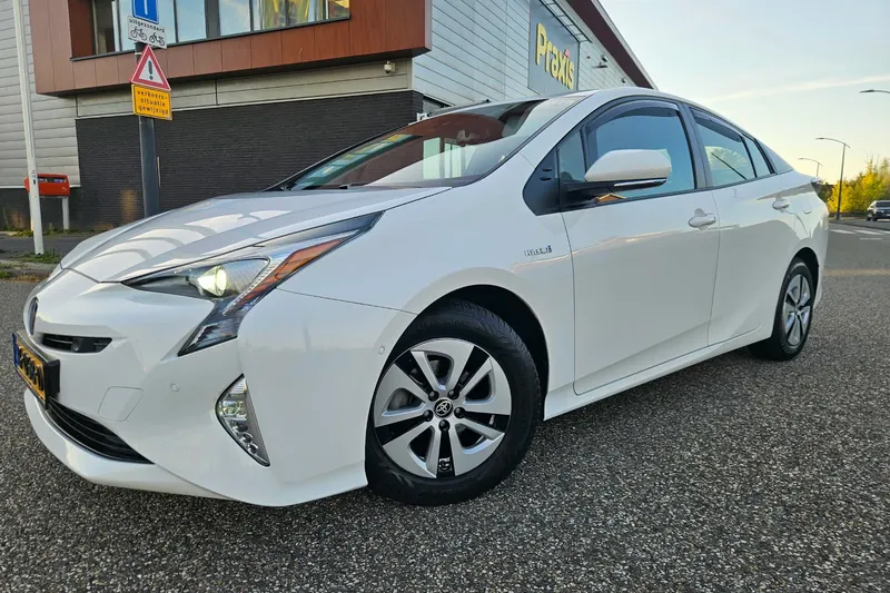 Toyota Prius (2019)