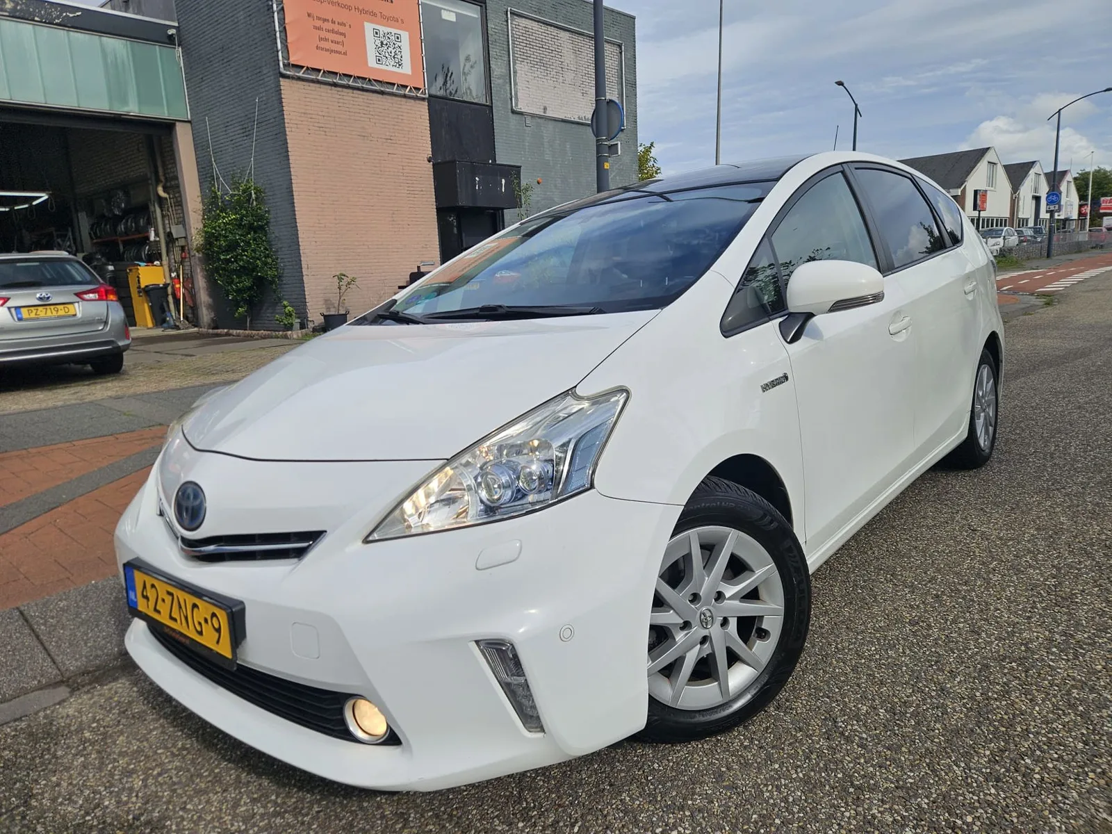 Toyota Prius (2013) — foto 1