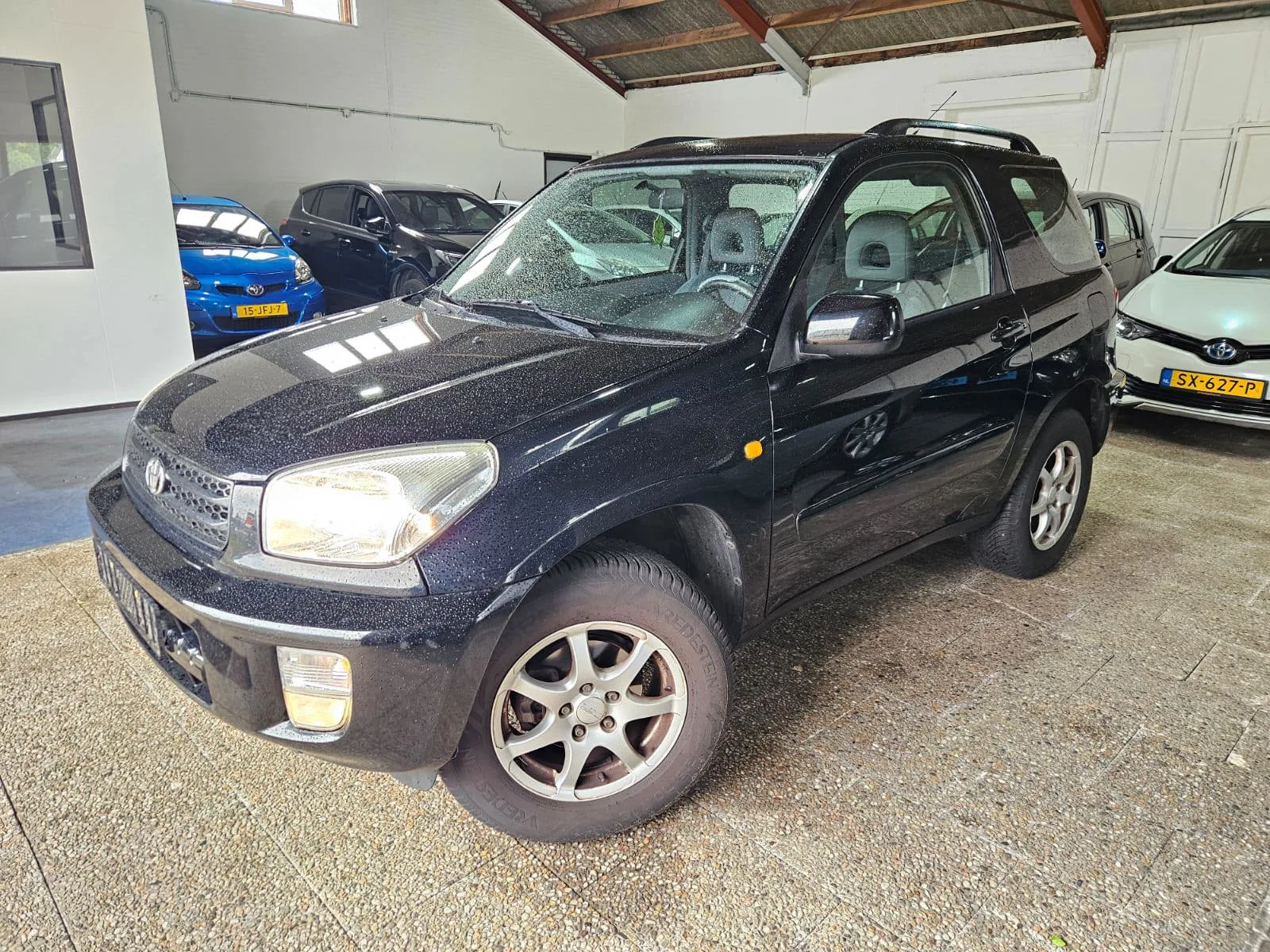 Toyota RAV4 (2024) — foto 1