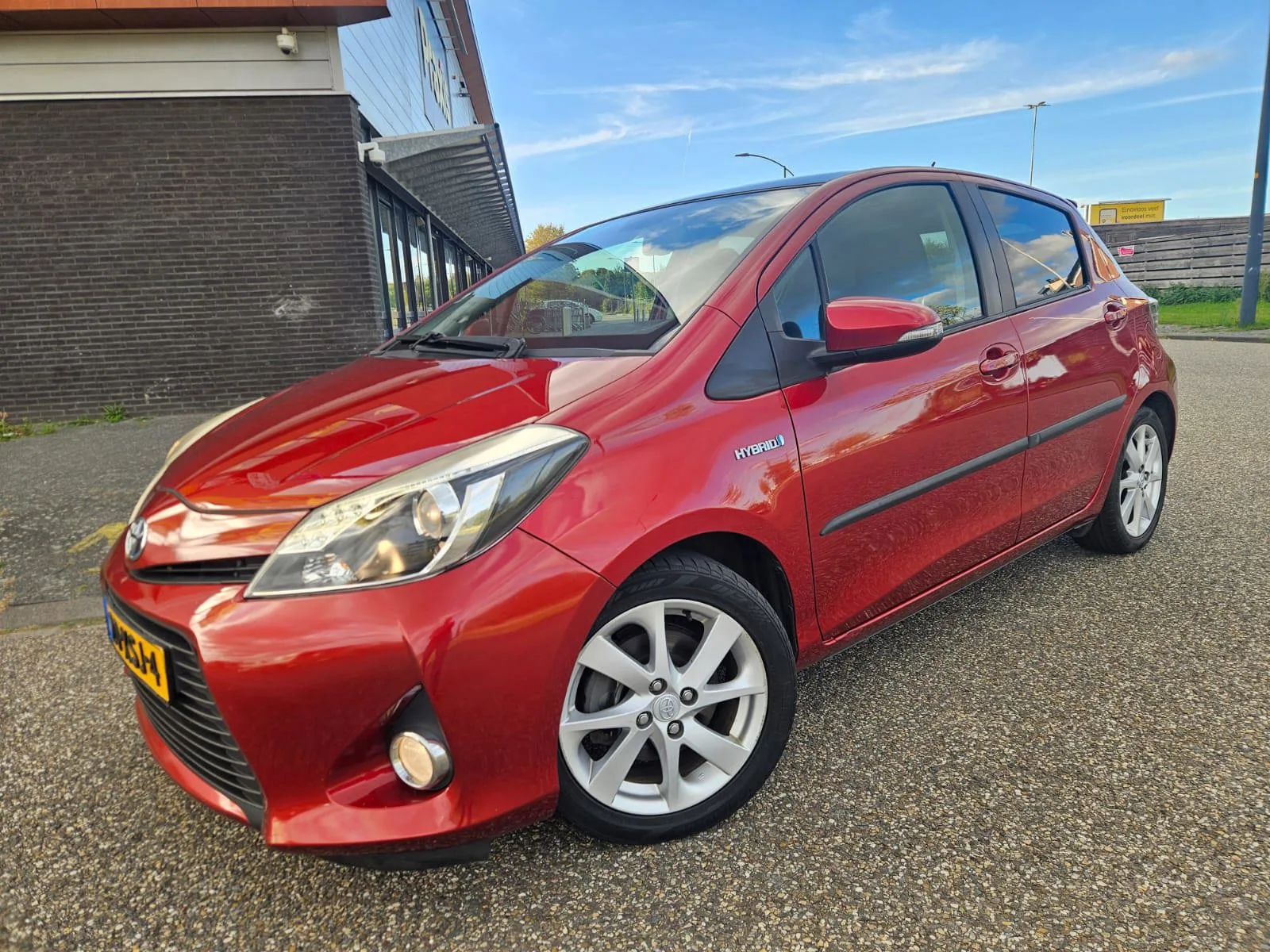 Toyota Yaris (2012) — foto 1
