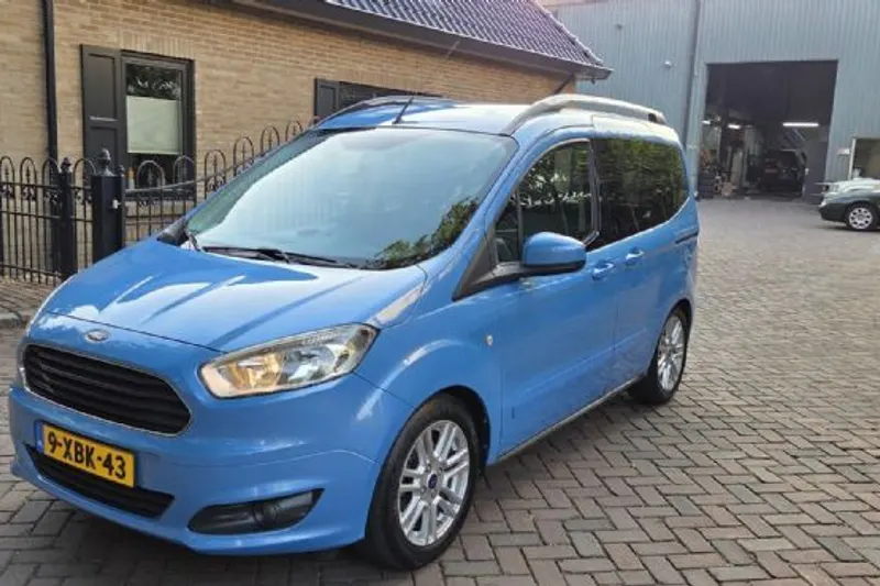 Ford Tourneo Courier (2014)