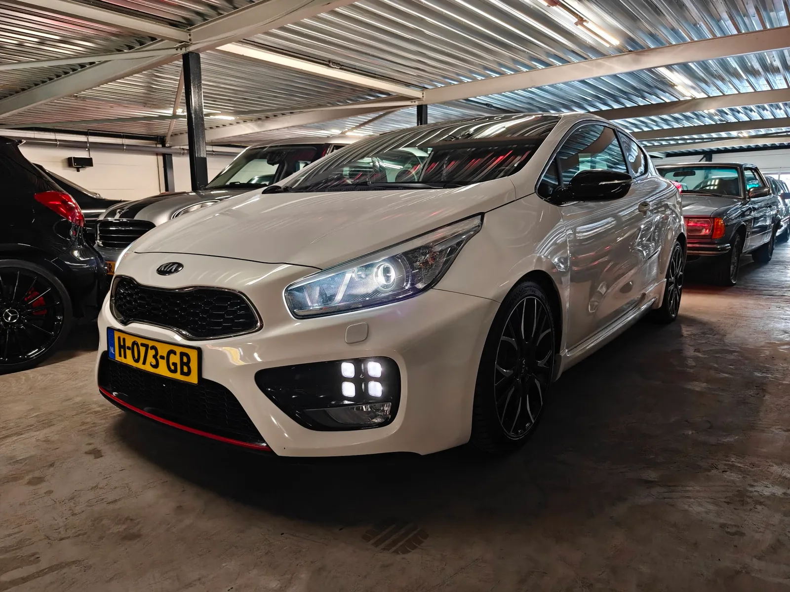 Kia Pro Cee'd (2013) — foto 1