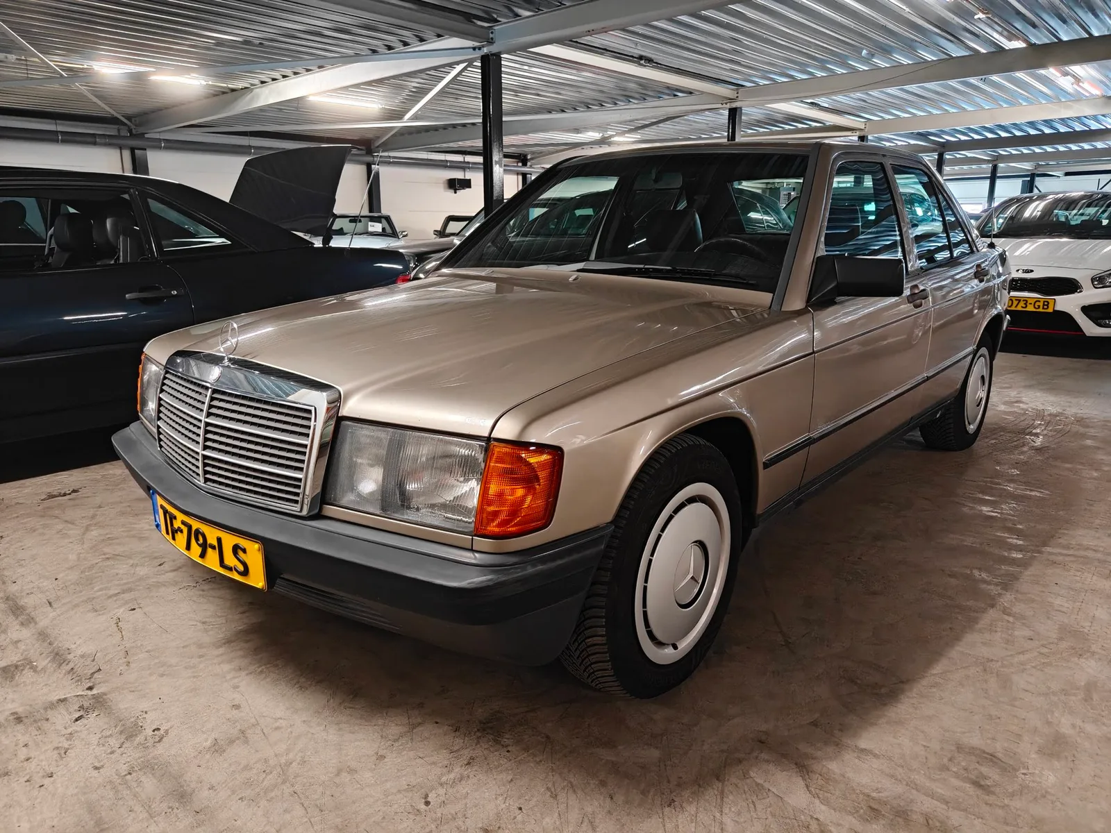 Mercedes-Benz 190-Serie (1988) — foto 1