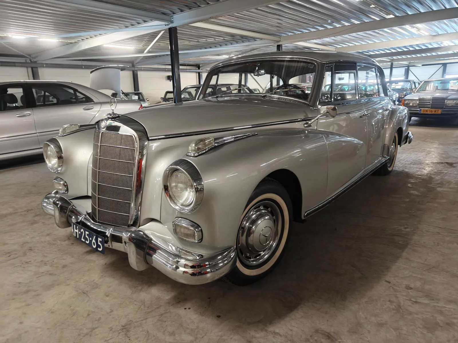 Mercedes-Benz S-Klasse (1959) — foto 1