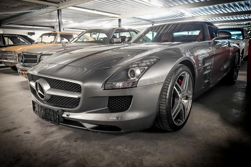 Mercedes-Benz SLS Roadster (2011)