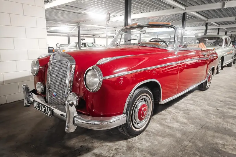 Mercedes-Benz W128-030 (1961)