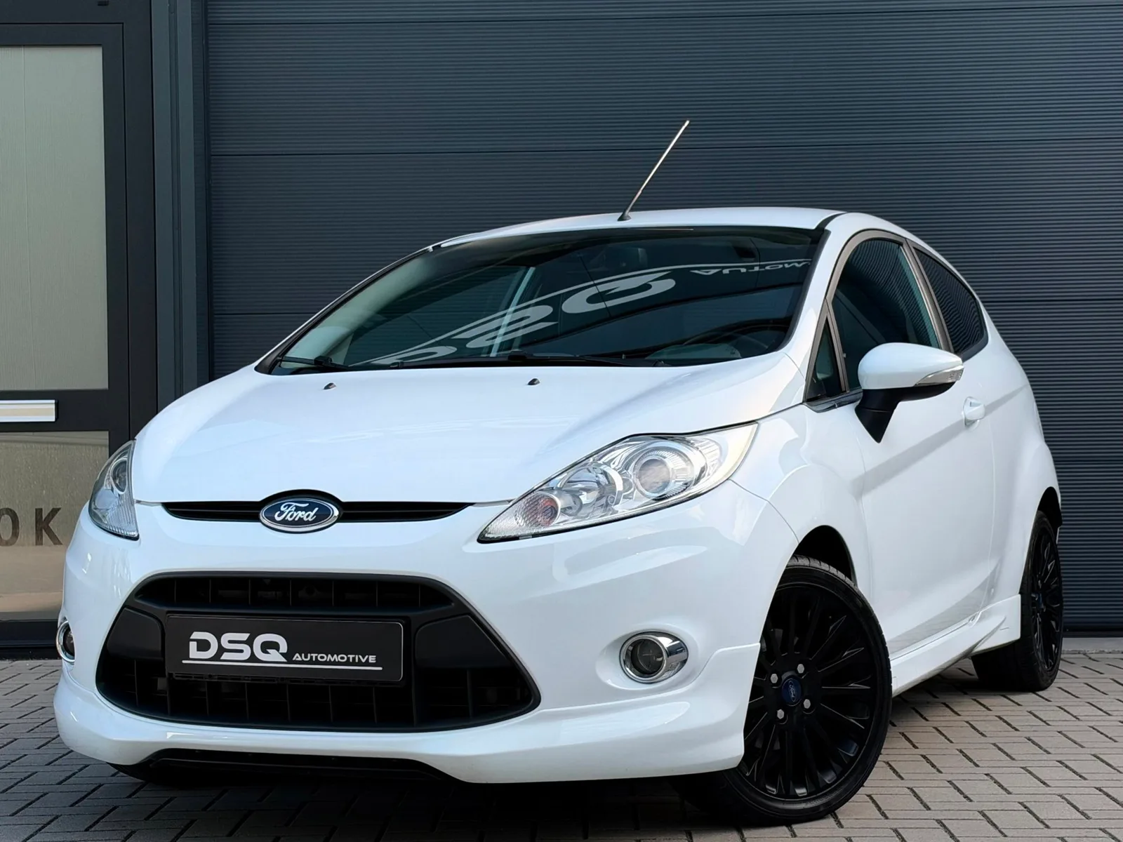 Ford Fiesta (2011) — foto 1