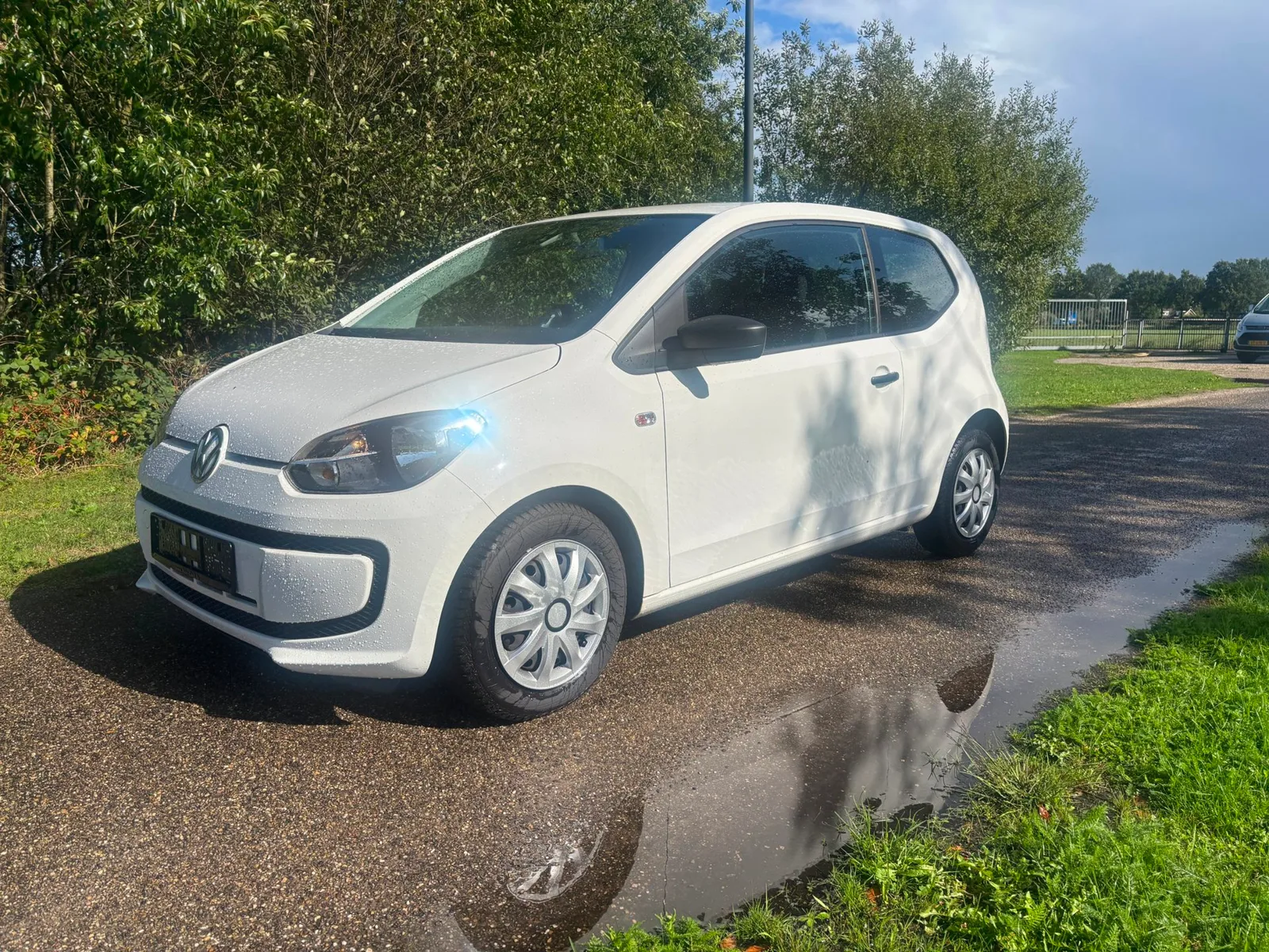 Volkswagen Up! (2012) — foto 1