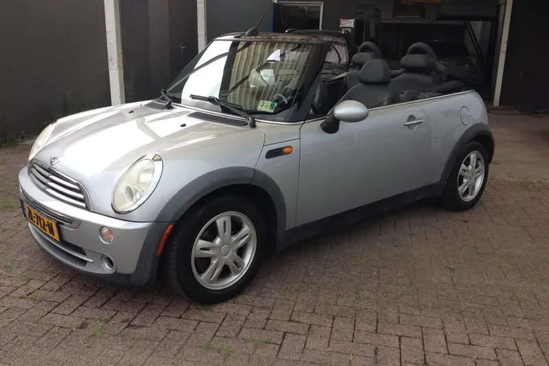 MINI Cabrio (2006)