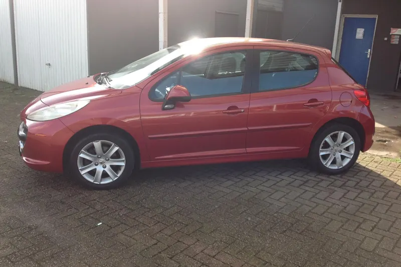 Peugeot 207 (2007)