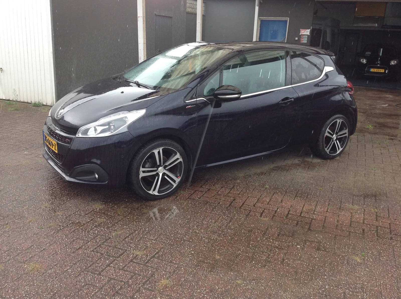 Peugeot 208 (2017) — foto 1