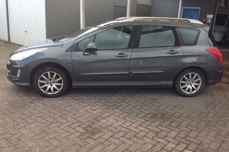 Peugeot 308 (2009)