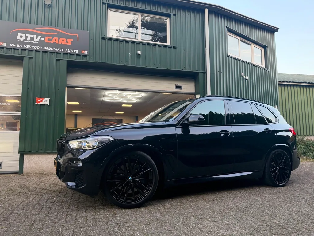 BMW X5 (2020) — foto 1