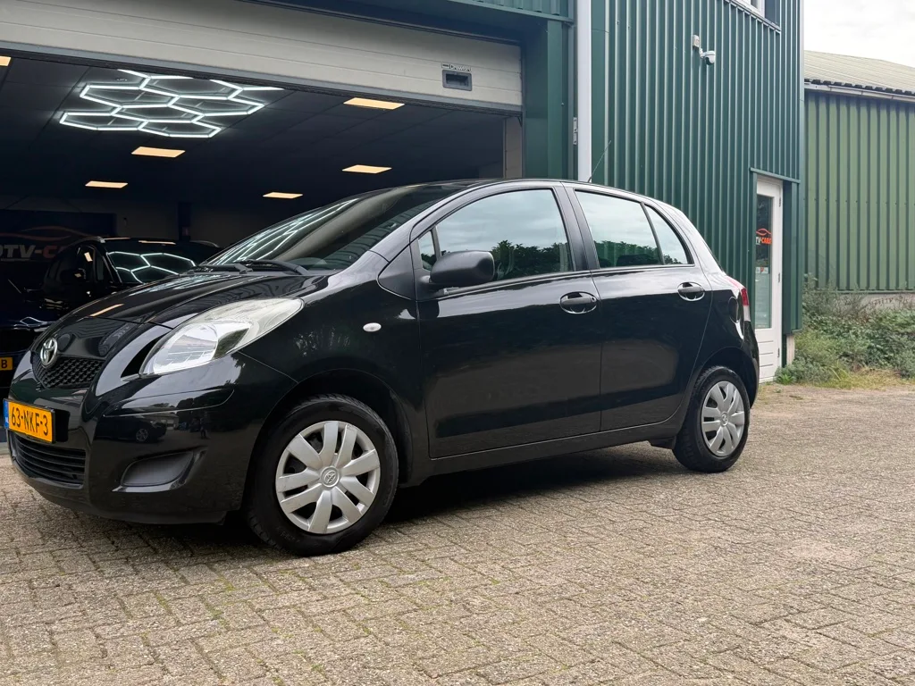 Toyota Yaris (2010) — foto 1