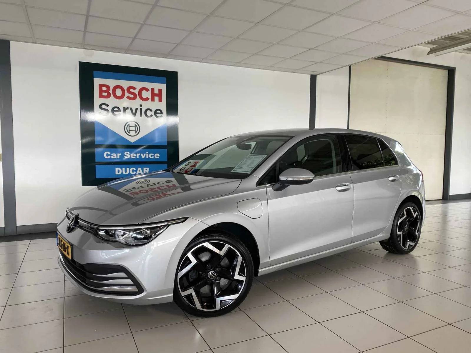 Volkswagen Golf (2021) — foto 1