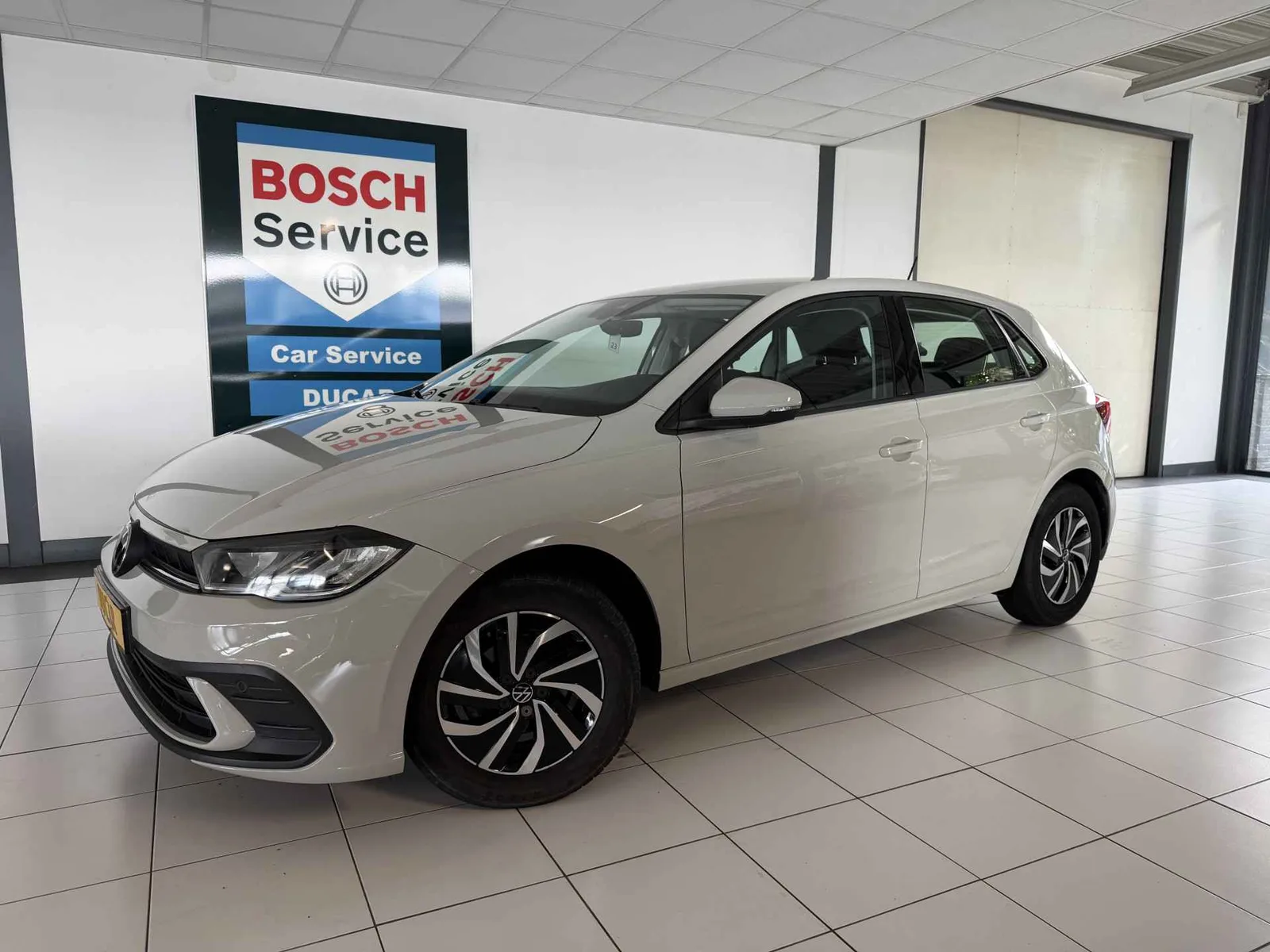 Volkswagen Polo (2024) — foto 1
