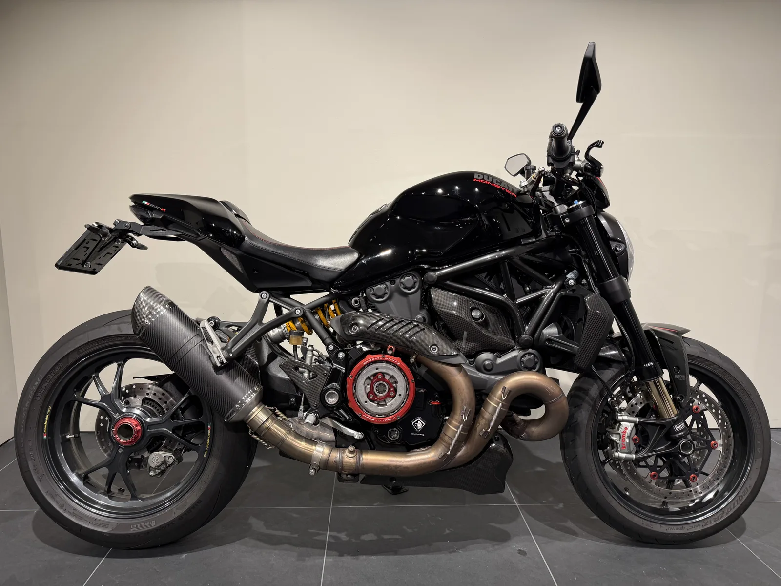 Ducati Monster 1200 R (2017) — foto 1