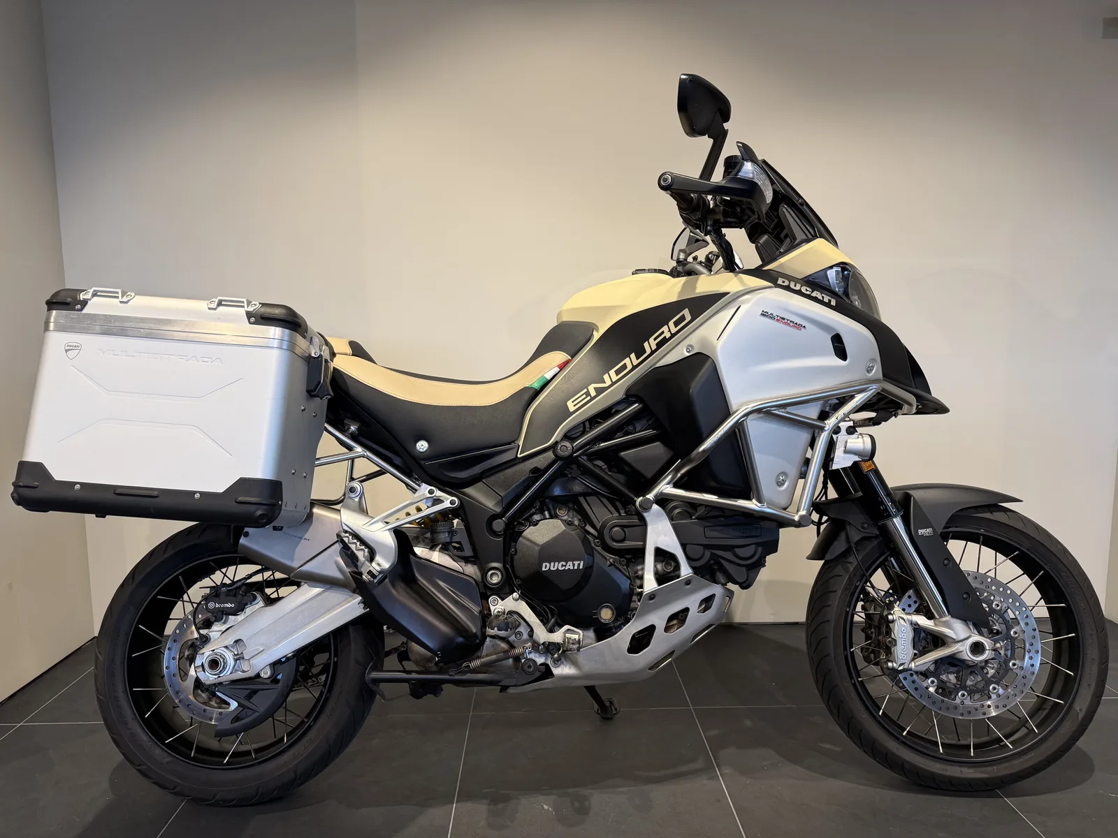 Ducati Multistrada 1200 Enduro (2019) — foto 1