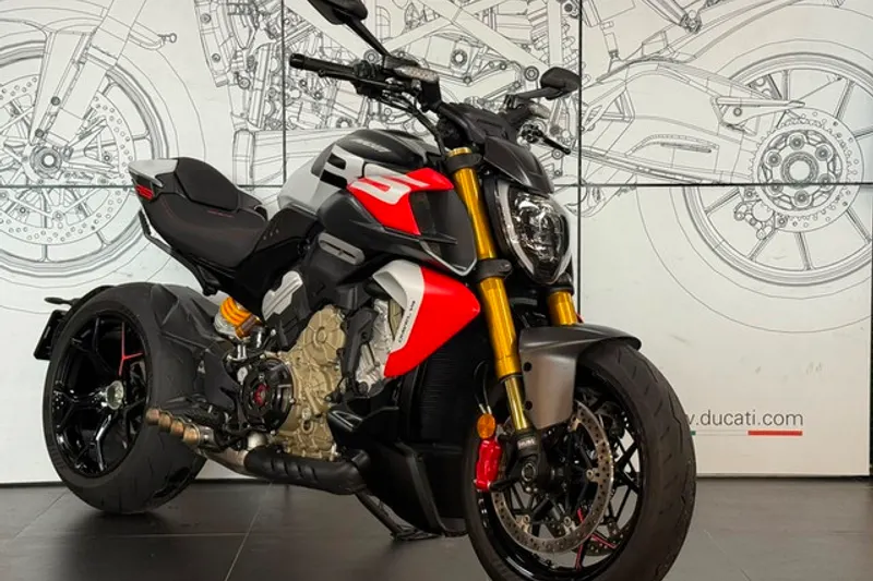 Ducati Diavel V4 RS (2026)