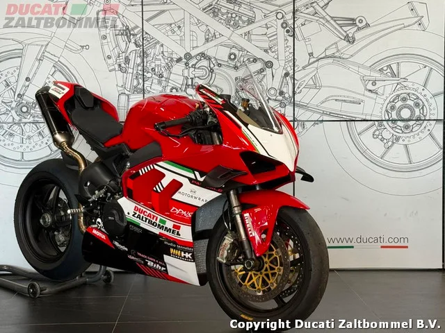 Ducati Panigale V4 (2024) — foto 1