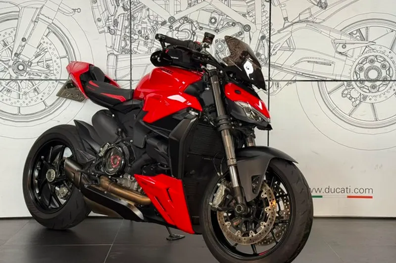 Ducati Streetfighter V2 (2023)