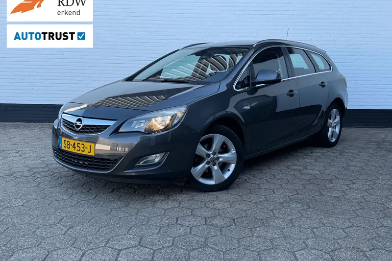 Opel Astra Sports Tourer (2011)