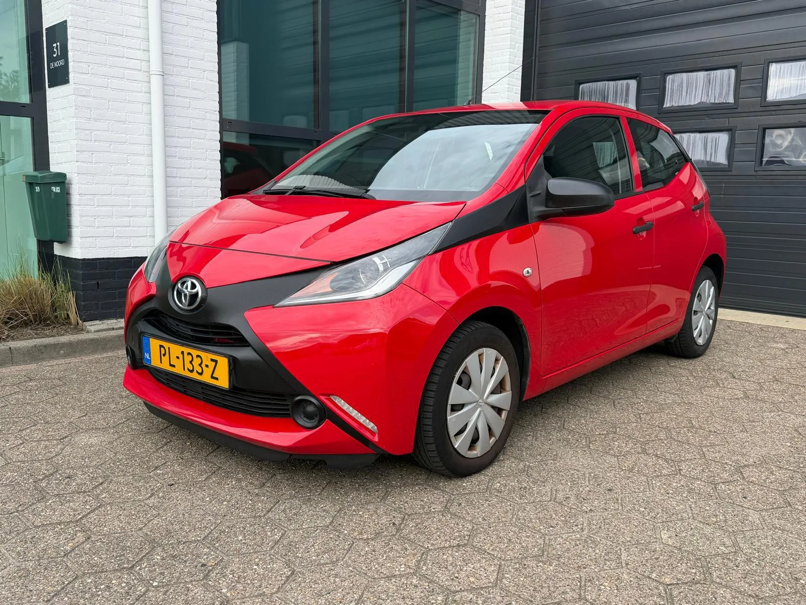 Toyota Aygo (2017) — foto 1