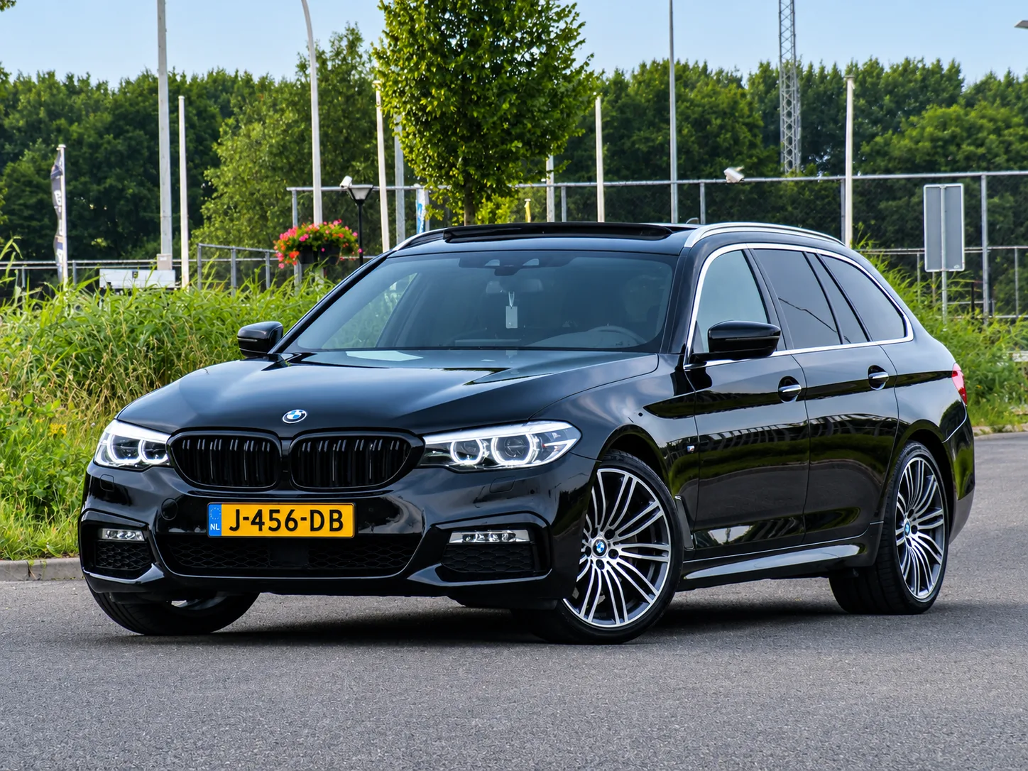 BMW 5-Serie (2017) — foto 1